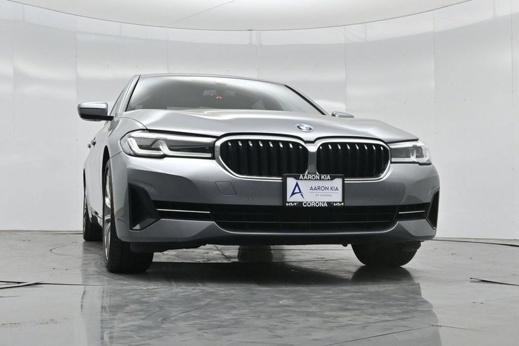 Used 2023 BMW 540i w/ Convenience Package RWD image 2