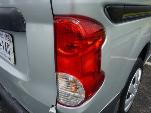 Used 2016 Nissan NV200 S image 12