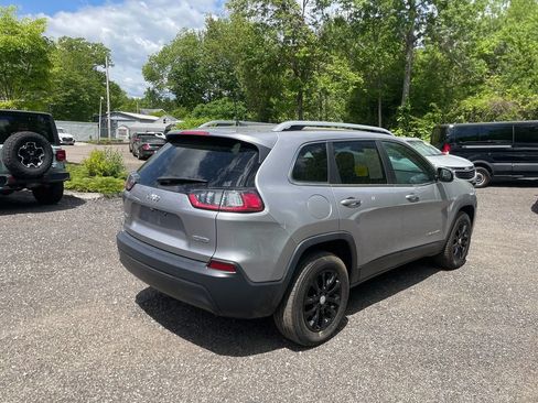 Used 2019 Jeep Cherokee Latitude w/ Popular Appearance Group AWD/4WD image 5