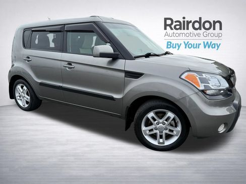 Used 2011 Kia Soul + w/ Audio Pkg FWD image 1