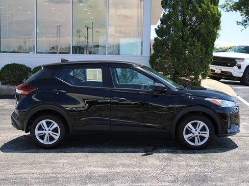 Certified 2025 Nissan Kicks Play S FWD image 10