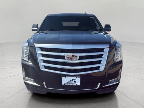 Used 2020 Cadillac Escalade Premium Luxury AWD/4WD image 9