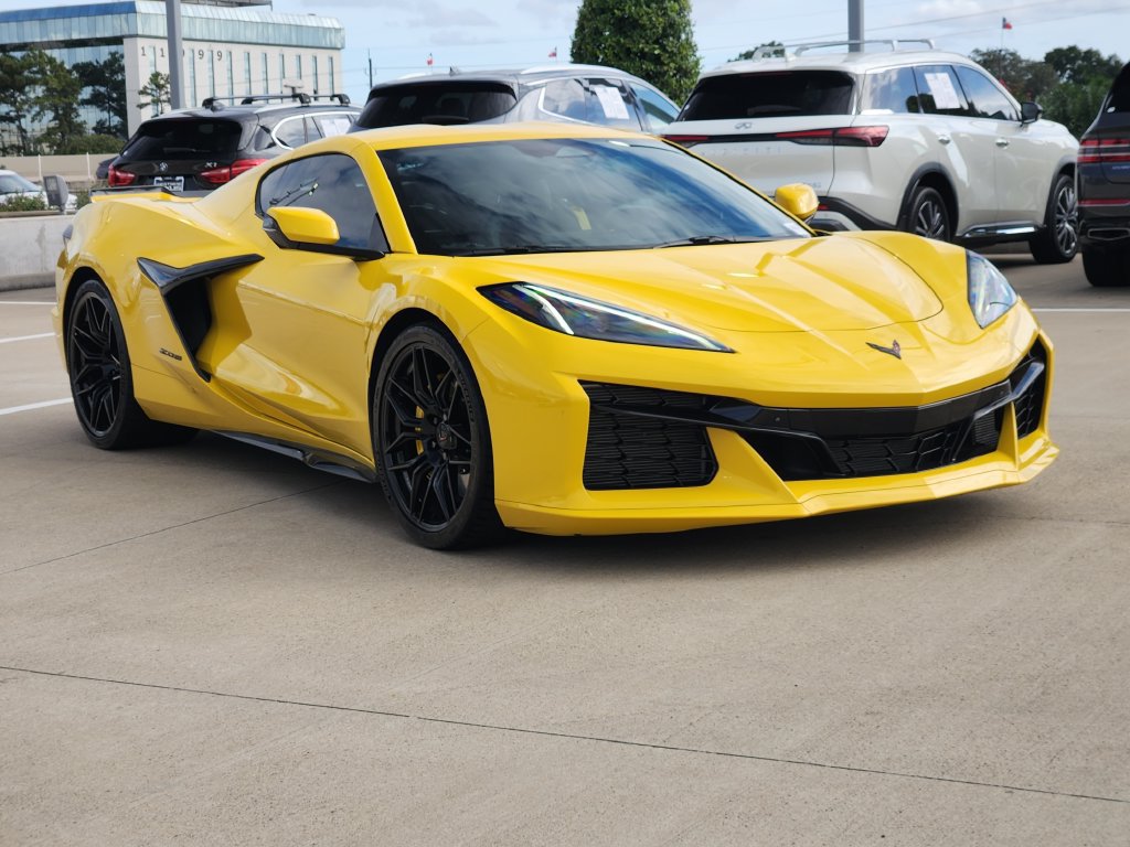 Used 2025 Chevrolet Corvette Z06 w/ Stealth Interior Trim Package RWD image 3