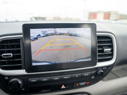 Certified 2022 Hyundai Venue SEL image 28