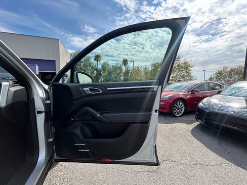 Used 2012 Porsche Cayenne image 12