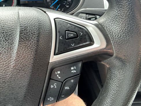 Used 2015 Ford Fusion SE FWD image 19