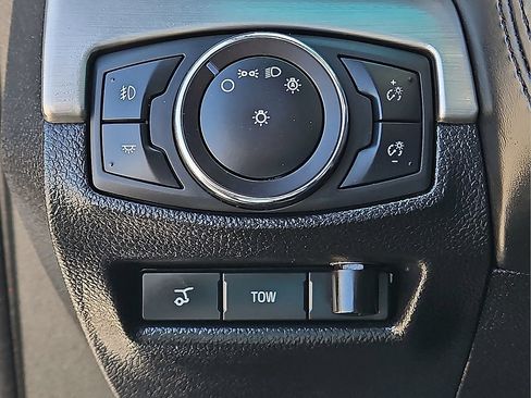 Used 2018 Ford Explorer Platinum AWD/4WD image 19