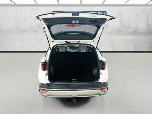 Used 2025 Hyundai Tucson SE image 23