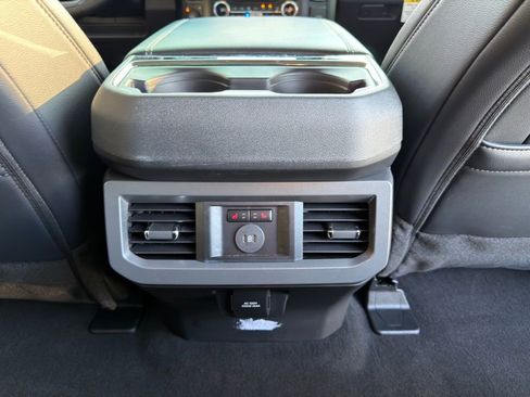 Used 2025 Ford F450 Lariat image 34