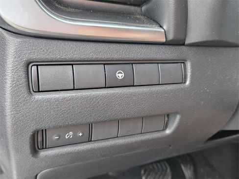 Used 2021 Nissan Rogue SV image 26