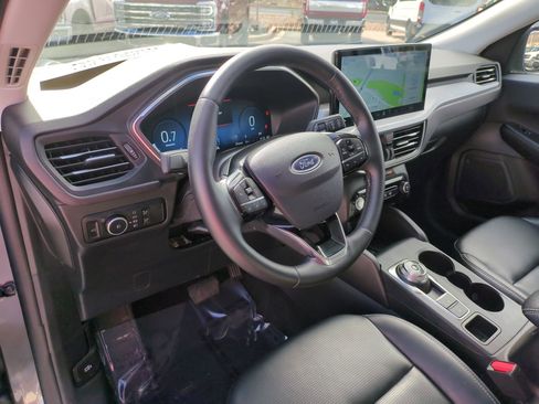 Used 2025 Ford Escape Platinum image 12