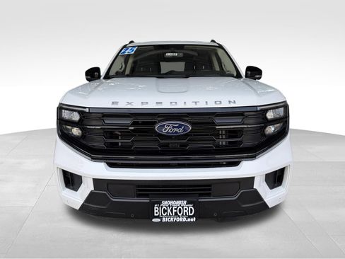 Used 2025 Ford Expedition Active AWD/4WD image 2