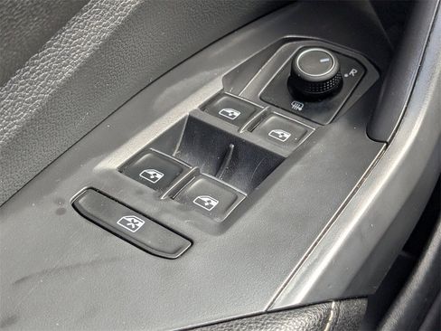 Used 2024 Volkswagen Jetta SE image 20