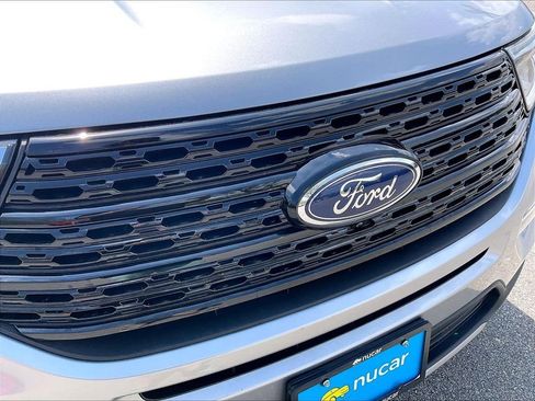 Used 2023 Ford Explorer Limited AWD/4WD image 30