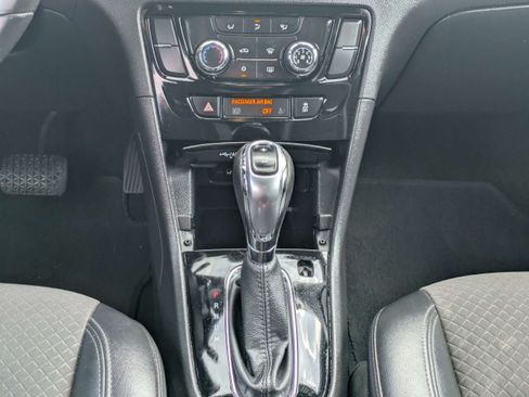 Used 2019 Buick Encore Preferred AWD/4WD image 18