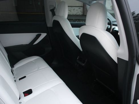 Used 2020 Tesla Model Y Performance image 25