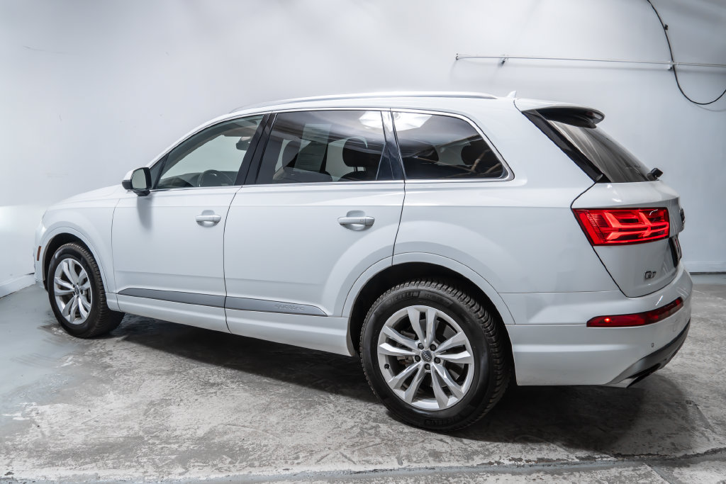 Used 2019 Audi Q7 3.0T Premium Plus w/ Premium Plus Package AWD/4WD image 2