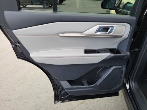 New 2026 Ford Explorer Active w/ Active Comfort Package image 15