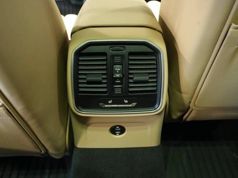 Certified 2026 Porsche Macan AWD/4WD image 26