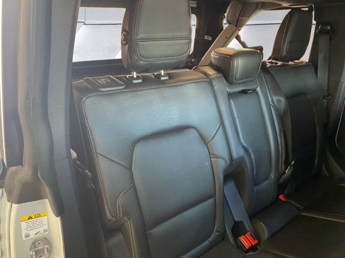 Used 2024 Ford Bronco Badlands image 16