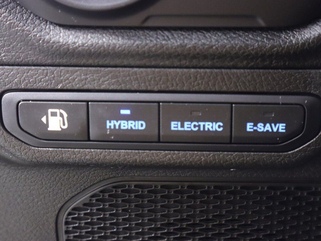 Used 2024 Jeep Wrangler Unlimited w/ Convenience Group AWD/4WD image 11