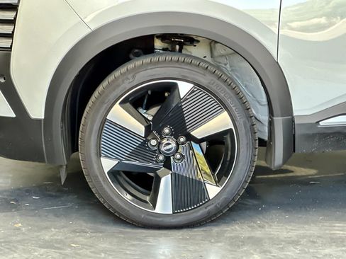 New 2026 Nissan Kicks SR w/ SR Premium Package FWD image 24