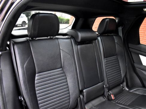 Used 2021 Land Rover Discovery Sport SE image 16