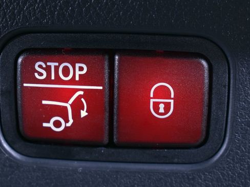 Used 2026 Mercedes-Benz GLC 300 4MATIC image 6