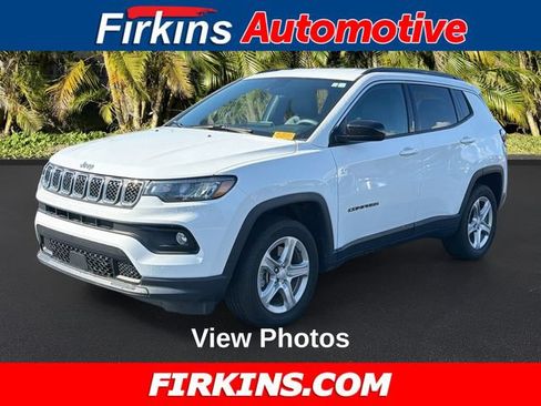 Used 2024 Jeep Compass Latitude AWD/4WD image 1