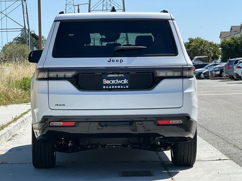 New 2026 Jeep Grand Wagoneer Limited AWD/4WD image 5