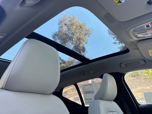 New 2026 Volvo XC40 B5 Ultra image 14