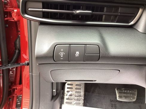 New 2025 Hyundai Elantra Sport FWD image 28