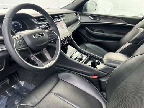 Used 2024 Jeep Grand Cherokee L Limited w/ Luxury Tech Group II image 13