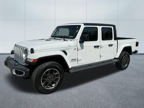 Certified 2022 Jeep Gladiator Overland w/ Popular Equipment Package AWD/4WD image 2