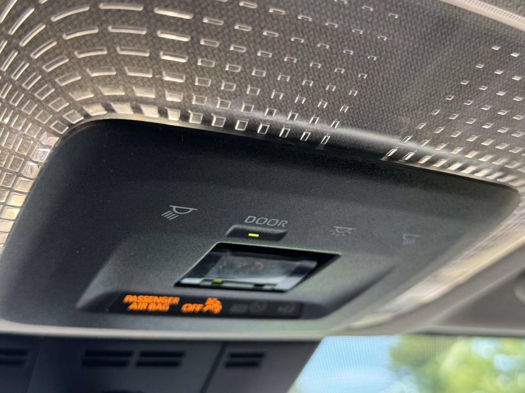 Used 2024 Toyota Prius LE FWD image 33