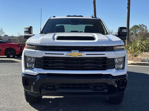 Used 2026 Chevrolet Silverado 2500 Custom w/ Custom Value Package image 3