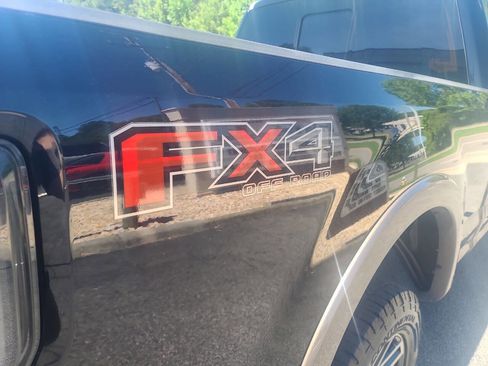 Used 2017 Ford F250 Lariat w/ Lariat Value Package AWD/4WD image 9