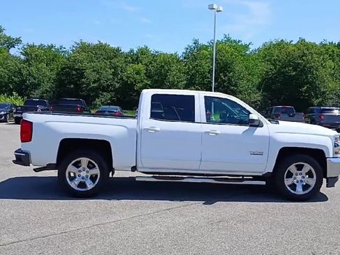 Used 2017 Chevrolet Silverado 1500 LT w/ Texas Edition RWD image 9