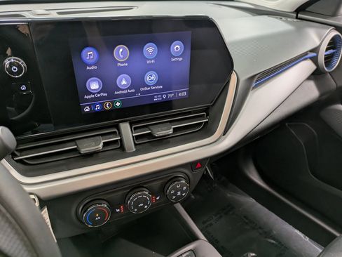 Used 2024 Chevrolet Trax LS w/ LS Convenience Package image 10