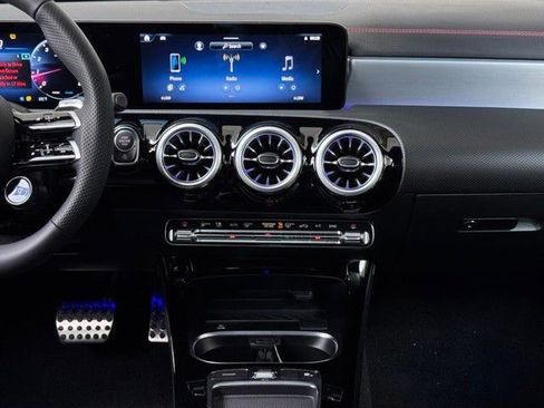 Used 2025 Mercedes-Benz CLA 35 AMG CLA 35 AMG image 9