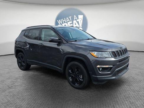 Used 2019 Jeep Compass Altitude image 1