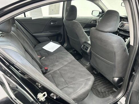 Used 2017 Honda Accord EX image 13