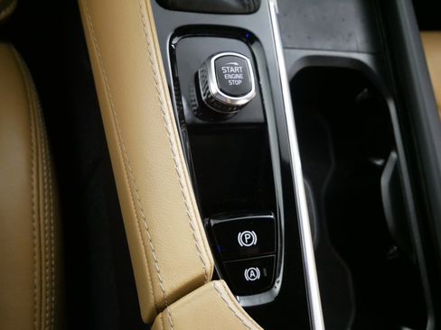 Used 2022 Volvo XC90 T6 Inscription w/ Lounge Package image 30