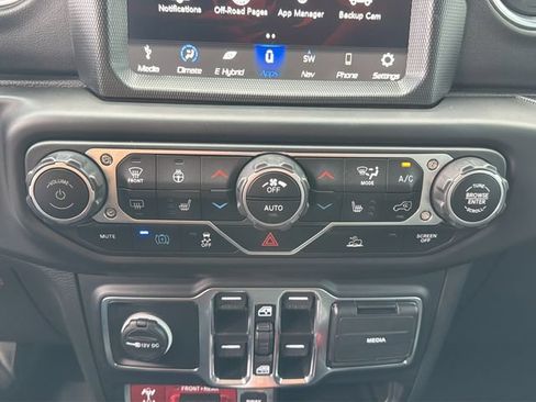 Used 2023 Jeep Wrangler Unlimited Rubicon 4xe w/ Cold Weather Group AWD/4WD image 14