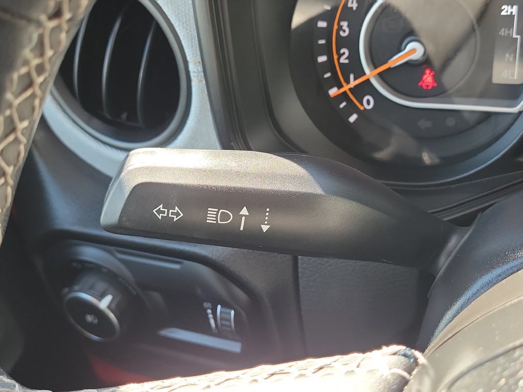 Used 2025 Jeep Wrangler Unlimited Sport AWD/4WD image 11