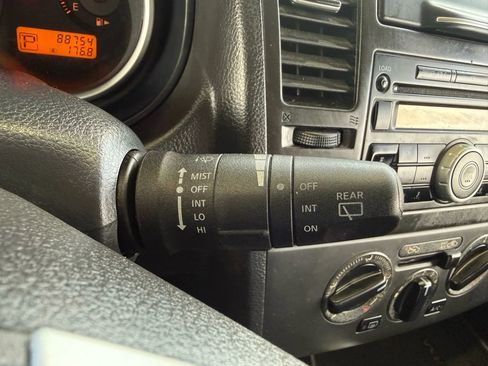 Used 2009 Nissan Versa SL image 15