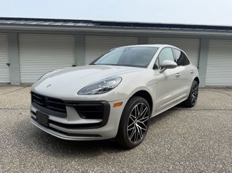 Used 2023 Porsche Macan S AWD/4WD video 1
