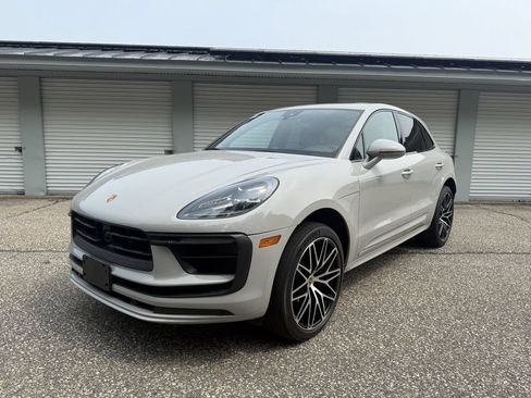 Used 2023 Porsche Macan S AWD/4WD image 1