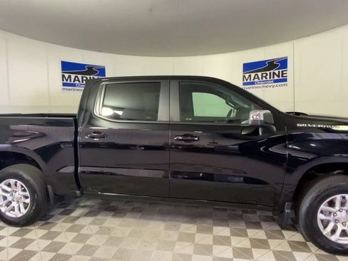 Used 2023 Chevrolet Silverado 1500 LT AWD/4WD image 3