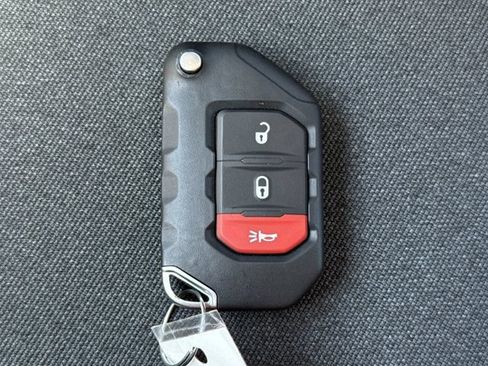 Used 2026 Jeep Wrangler Unlimited Rubicon AWD/4WD image 20